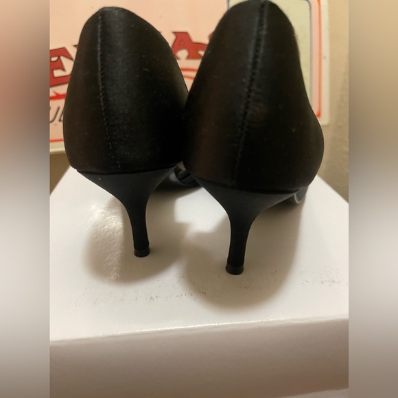 Nina  Satin Kitten Heels 6 1/2 NWOB - Picture 4 of 7